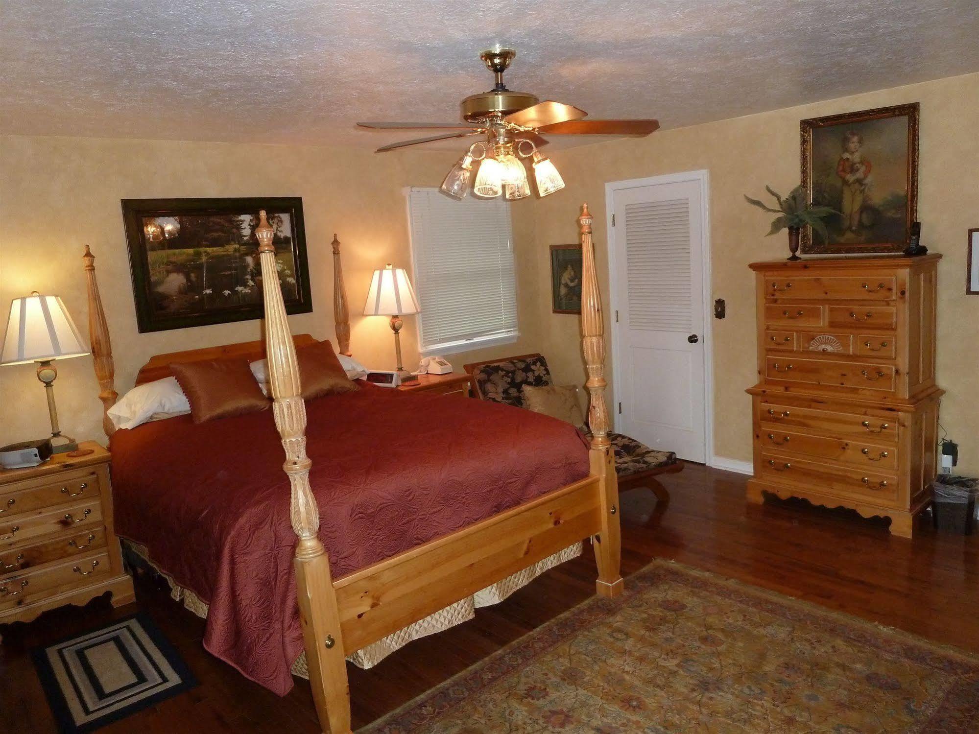 Bad Rock Bed And Breakfast Inn Колумбия-Фолс Экстерьер фото