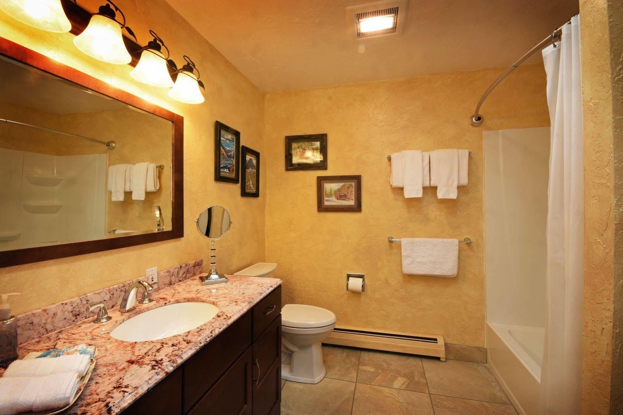 Bad Rock Bed And Breakfast Inn Колумбия-Фолс Экстерьер фото