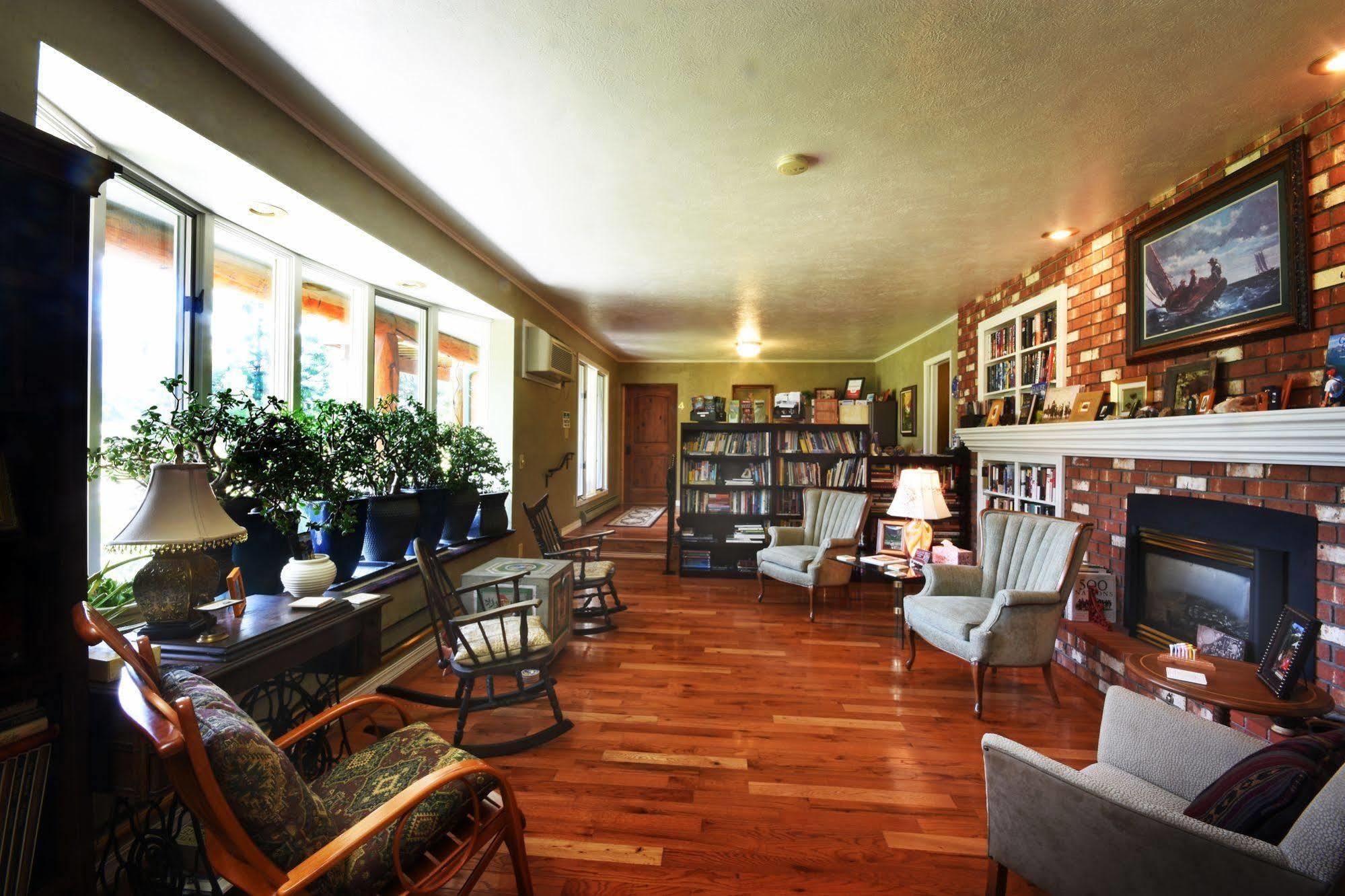 Bad Rock Bed And Breakfast Inn Колумбия-Фолс Экстерьер фото