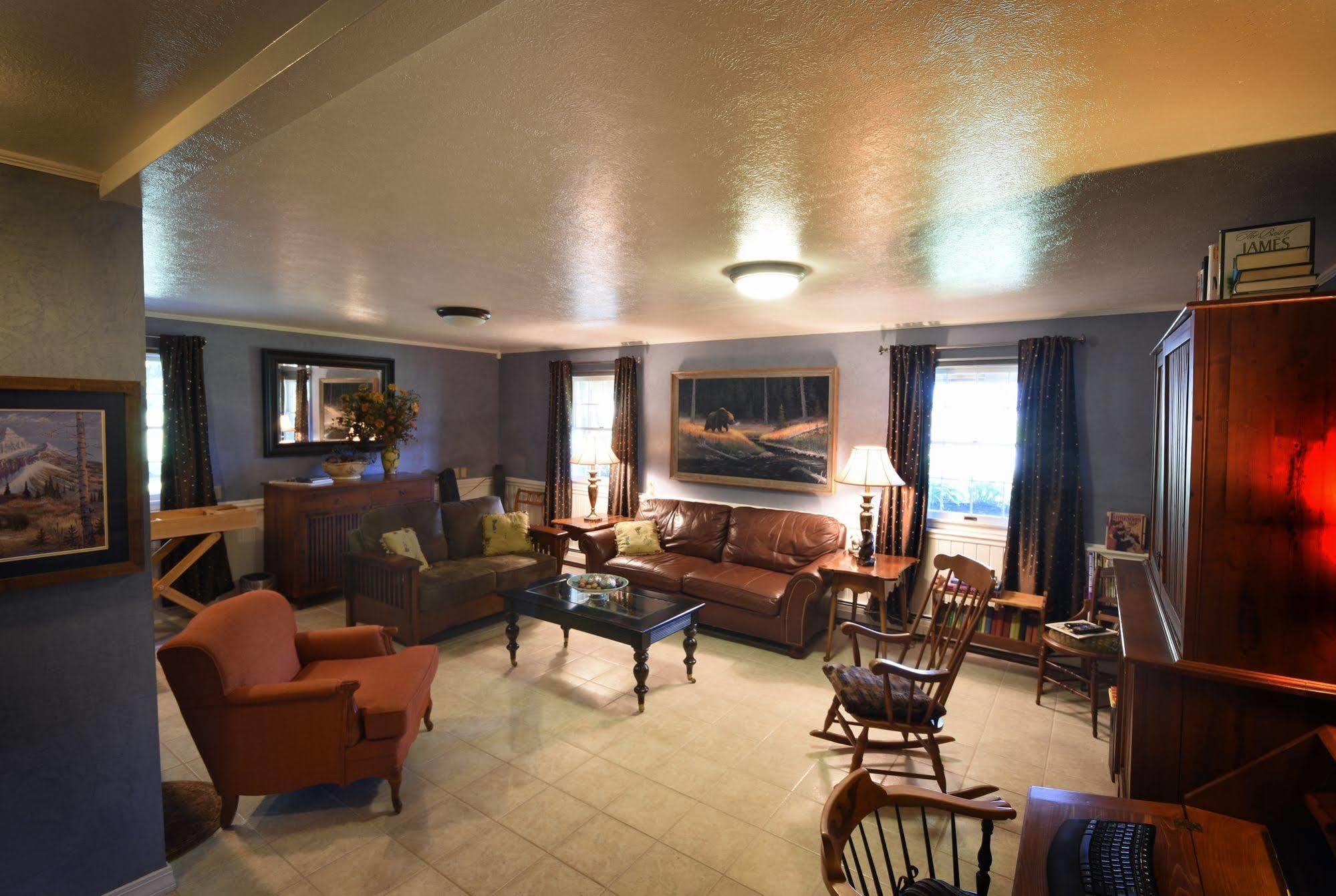 Bad Rock Bed And Breakfast Inn Колумбия-Фолс Экстерьер фото
